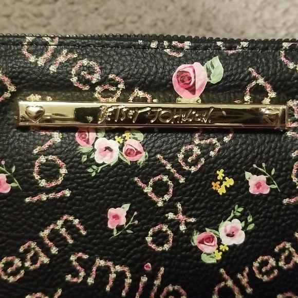 Betsey Johnson Floral Wristlet/Wallet - Picture 2 of 6